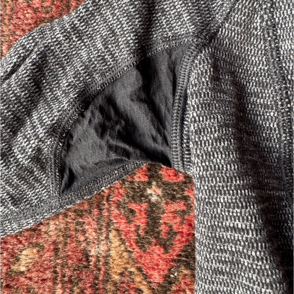Size 4 Lululemon base layer - Picture 3 of 6